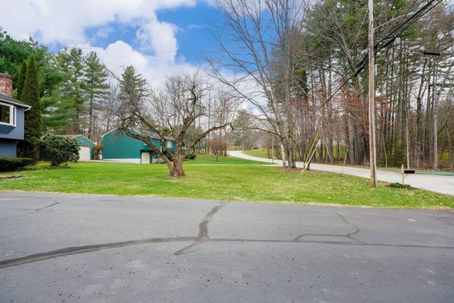 21 W Chamberlain Road, Merrimack, NH 03054