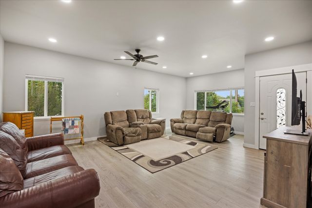 5908 Collins Court, Granbury, TX 76048