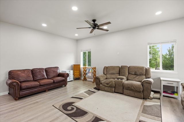5908 Collins Court, Granbury, TX 76048