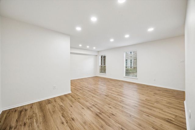 357 N Post Oak Lane 102, Houston, TX 77024