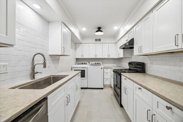 357 N Post Oak Lane 102, Houston, TX 77024