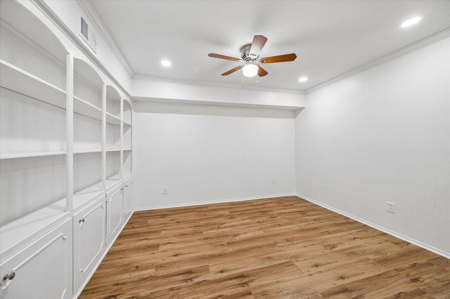 357 N Post Oak Lane 102, Houston, TX 77024