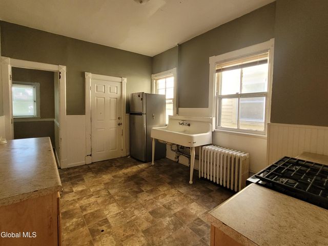 475 Hamilton Street, Albany, NY 12203