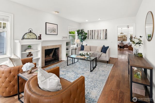 4045 2nd Avenue NE, Seattle, WA 98105