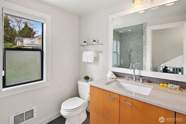 4045 2nd Avenue NE, Seattle, WA 98105