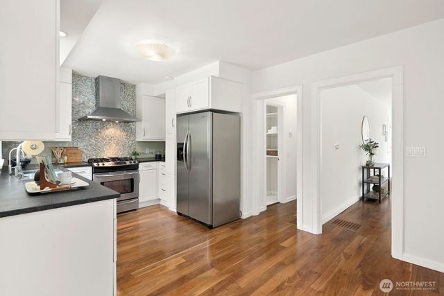 4045 2nd Avenue NE, Seattle, WA 98105