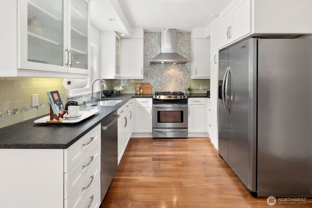 4045 2nd Avenue NE, Seattle, WA 98105