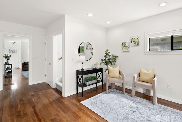 4045 2nd Avenue NE, Seattle, WA 98105