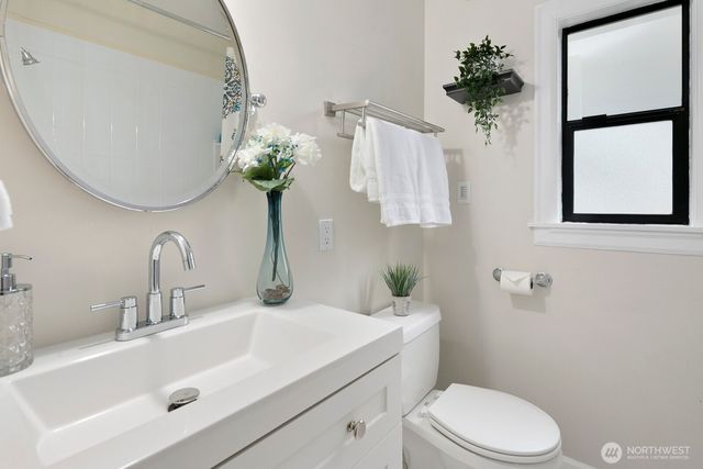 4045 2nd Avenue NE, Seattle, WA 98105