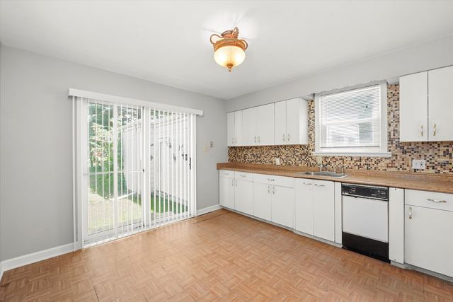 255 Irving Boulevard, Chicago Heights, IL 60411