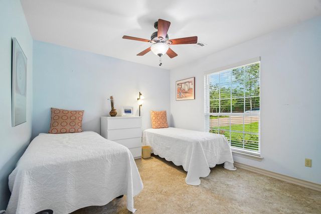 307 W 4th ST, Elgin, TX 78621