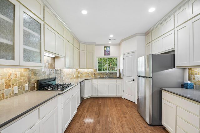 307 W 4th ST, Elgin, TX 78621