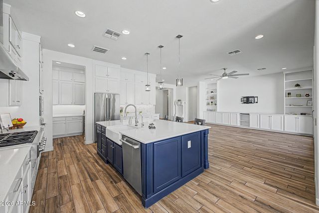 9932 E RUBIDIUM Avenue, Mesa, AZ 85212