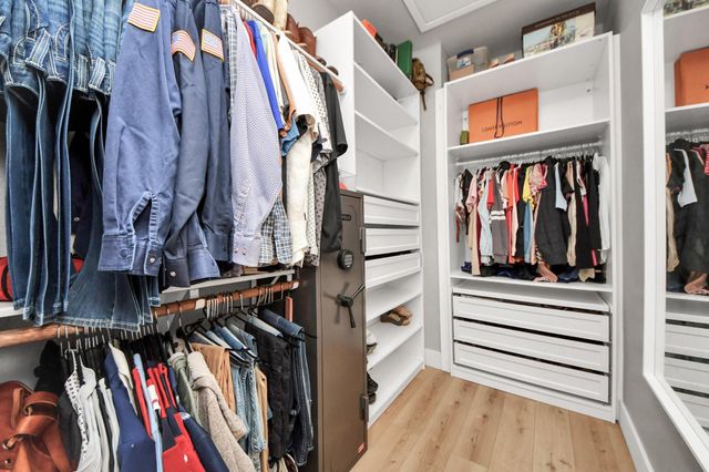 810 Handspike Way, Crosby, TX 77532