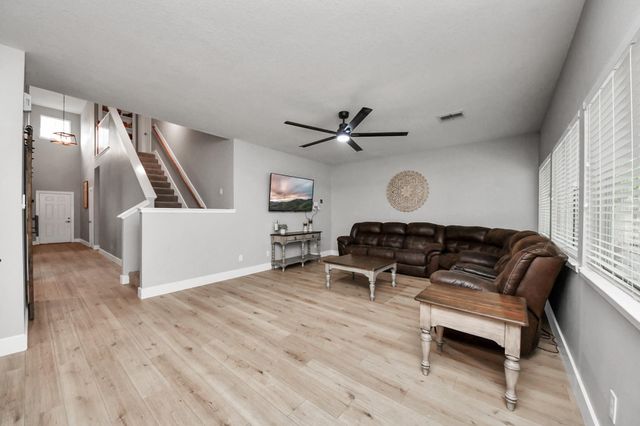 810 Handspike Way, Crosby, TX 77532