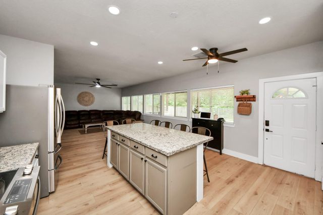 810 Handspike Way, Crosby, TX 77532