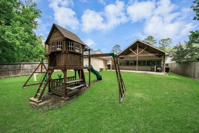 810 Handspike Way, Crosby, TX 77532