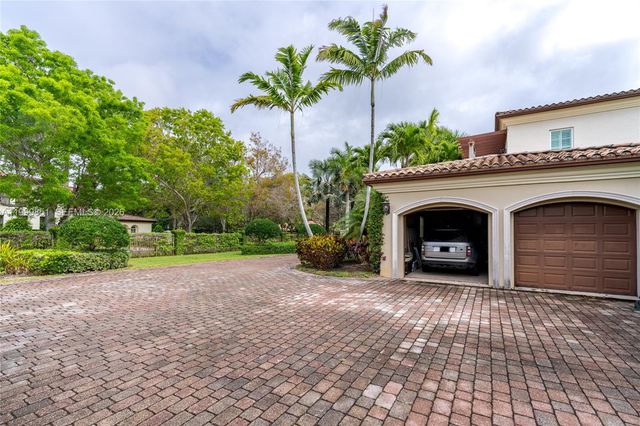 12101 Moss Ranch Rd, Pinecrest, FL 33156