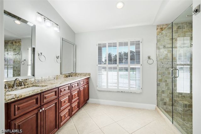 28584 Clinton LN, Bonita Springs, FL 34134