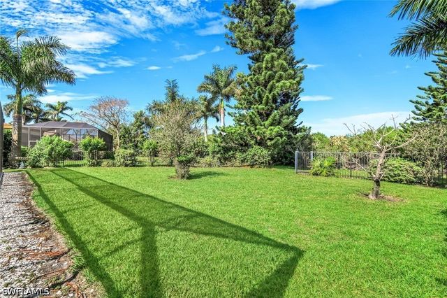 28584 Clinton LN, Bonita Springs, FL 34134