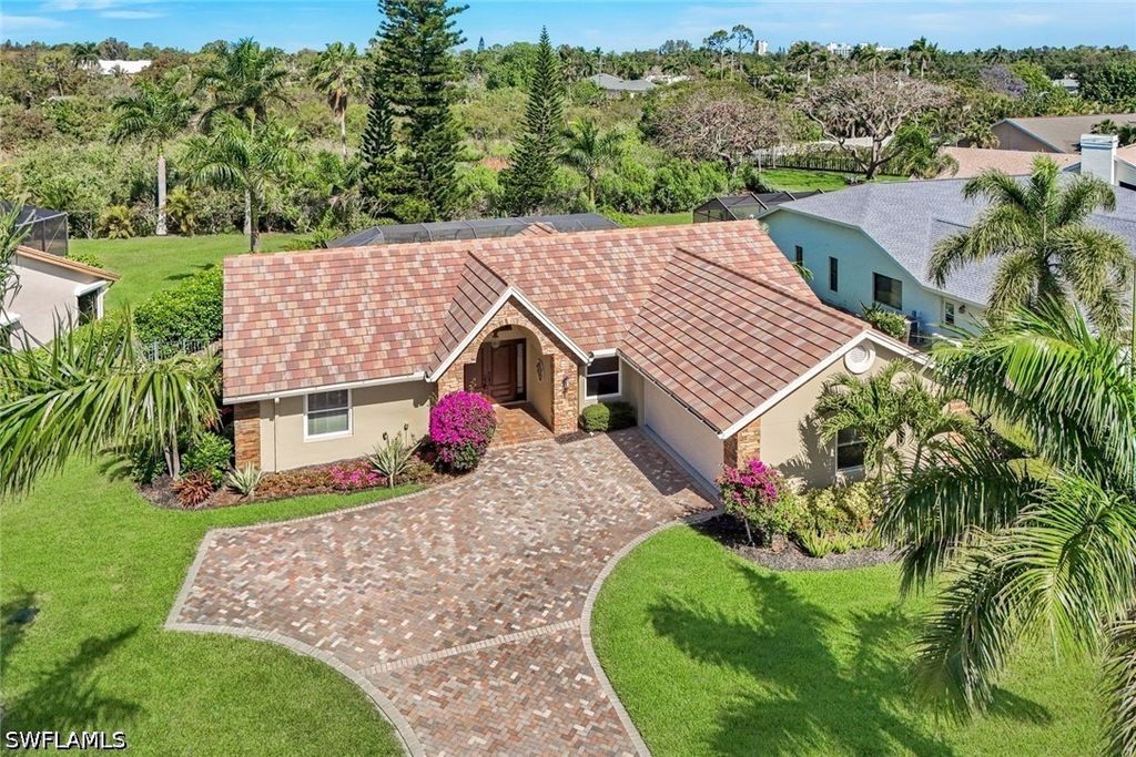 28584 Clinton LN, Bonita Springs, FL 34134