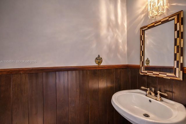 1000 Venetian Way 1106, Miami, FL 33139