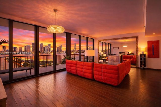 1000 Venetian Way 1106, Miami, FL 33139