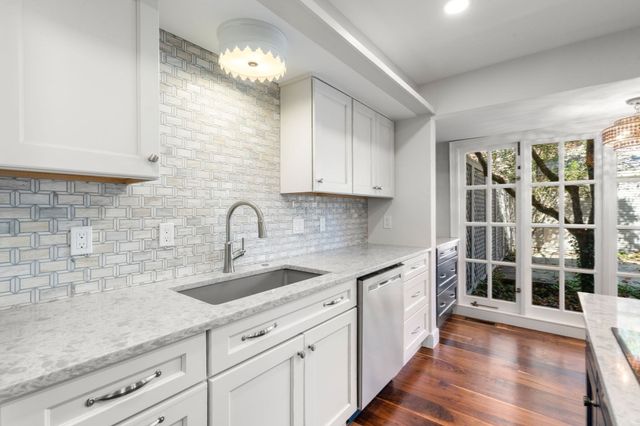 2 Phillips Pond Rd 2, Natick, MA 01760