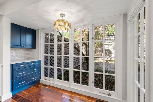 2 Phillips Pond Rd 2, Natick, MA 01760