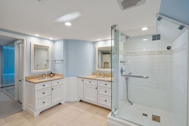 2 Phillips Pond Rd 2, Natick, MA 01760