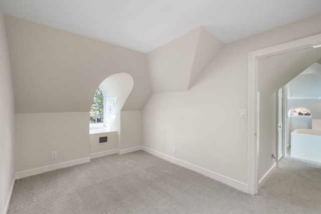 2 Phillips Pond Rd 2, Natick, MA 01760
