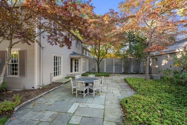 2 Phillips Pond Rd 2, Natick, MA 01760