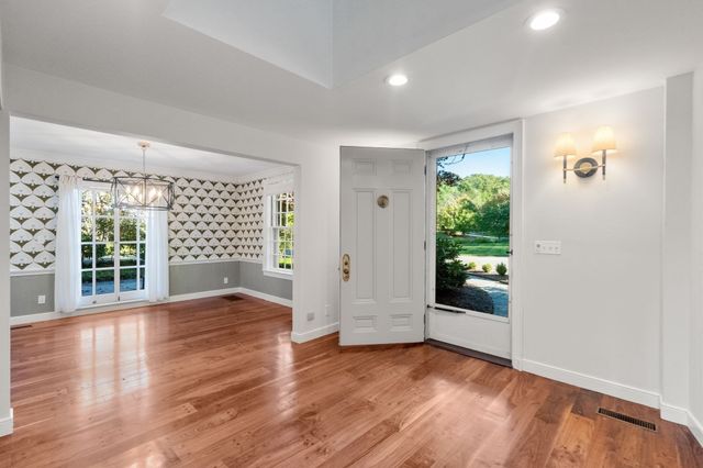2 Phillips Pond Rd 2, Natick, MA 01760