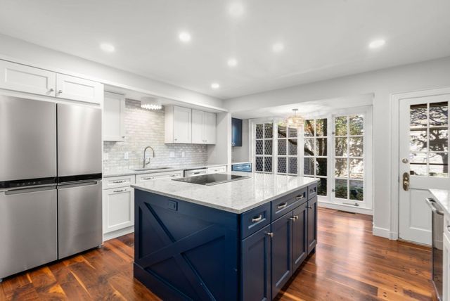 2 Phillips Pond Rd 2, Natick, MA 01760