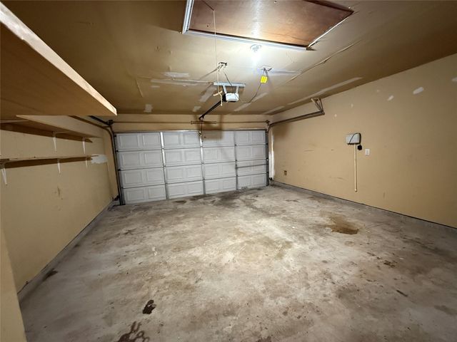 2325 Shady Tree Lane, Conroe, TX 77301