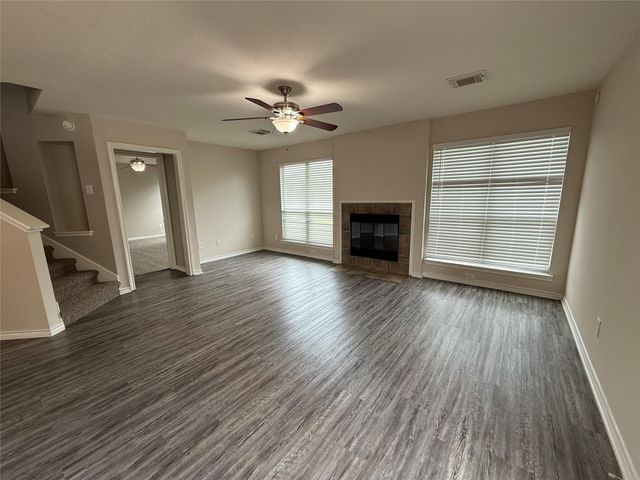 2325 Shady Tree Lane, Conroe, TX 77301