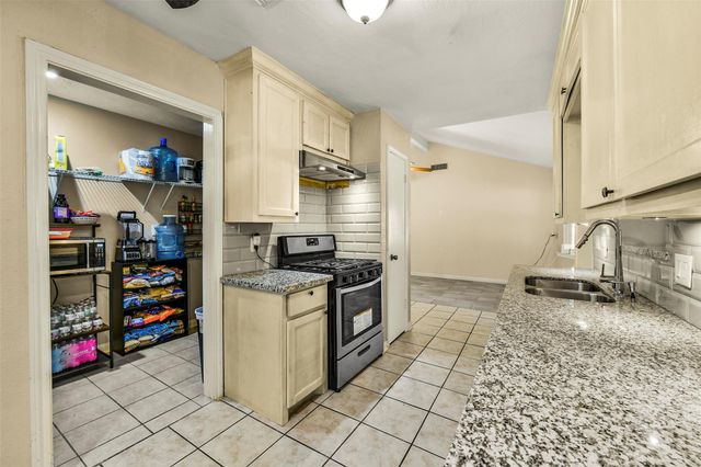 12823 Sandy Hook Drive, Houston, TX 77089