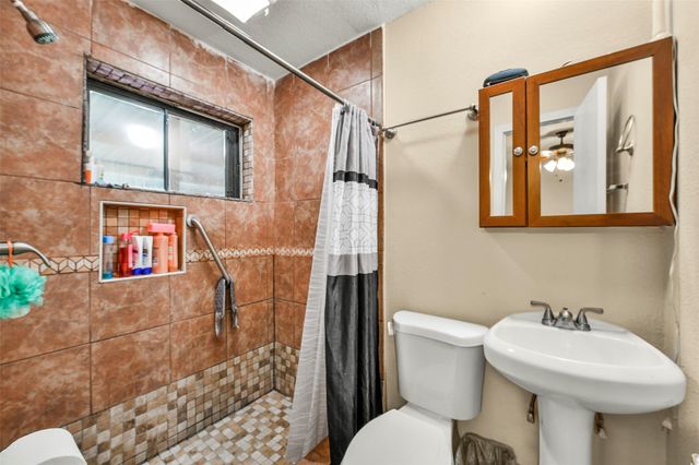12823 Sandy Hook Drive, Houston, TX 77089