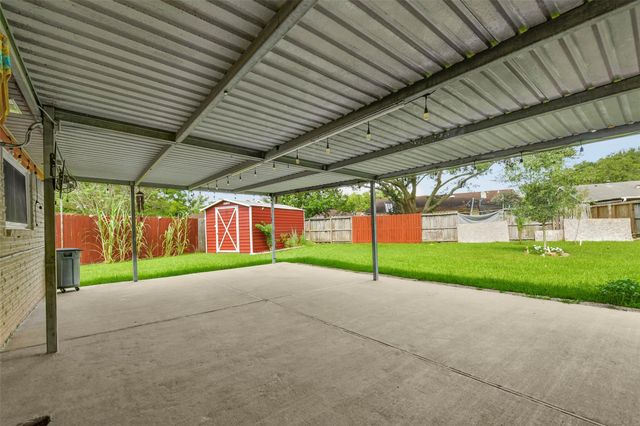 12823 Sandy Hook Drive, Houston, TX 77089