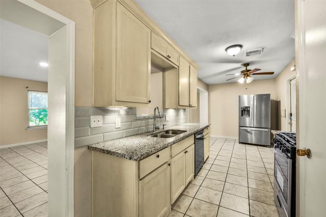 12823 Sandy Hook Drive, Houston, TX 77089