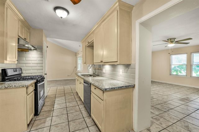 12823 Sandy Hook Drive, Houston, TX 77089