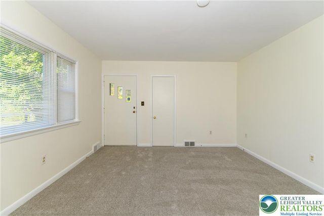 2392 Jacksonville Road, Hanover Twp, PA 18017