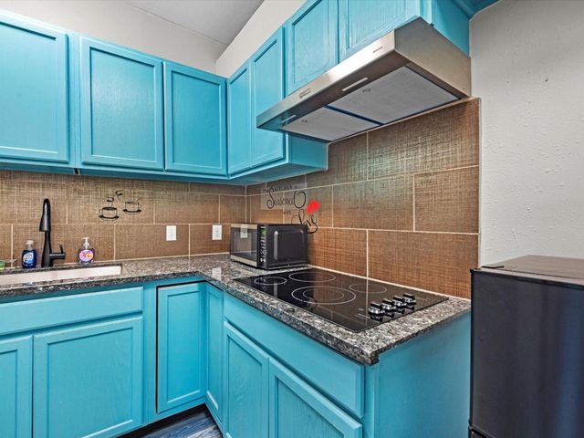 3610 Chenevert Street, Houston, TX 77004