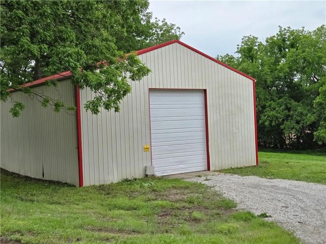 33305 Reber Road, Sibley, MO 64088