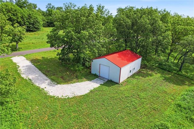 33305 Reber Road, Sibley, MO 64088