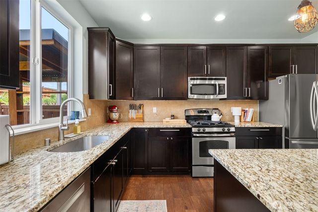 3307 Highlands Boulevard, Puyallup, WA 98372