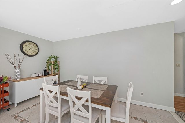 122 Massachusetts Ave 122, Lexington, MA 02420