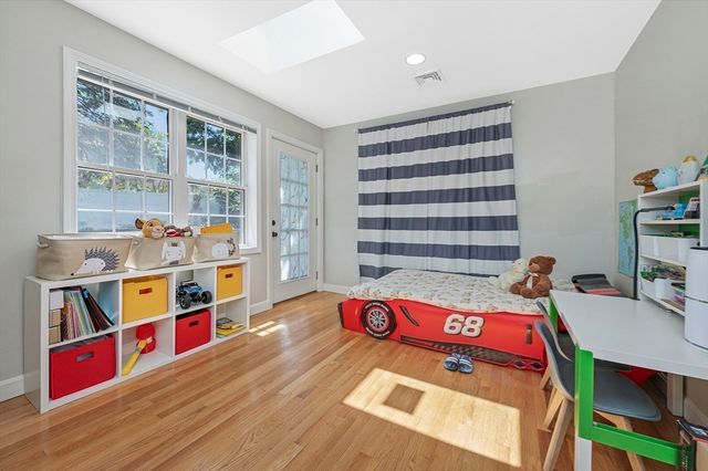 122 Massachusetts Ave 122, Lexington, MA 02420