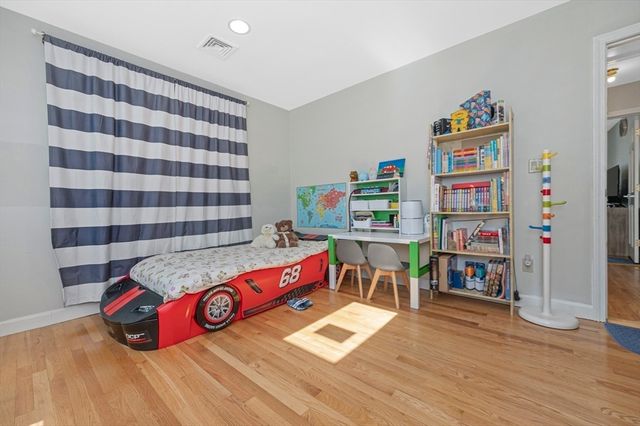 122 Massachusetts Ave 122, Lexington, MA 02420