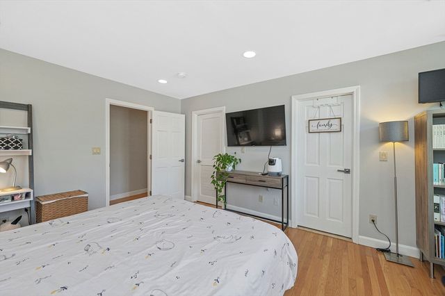 122 Massachusetts Ave 122, Lexington, MA 02420